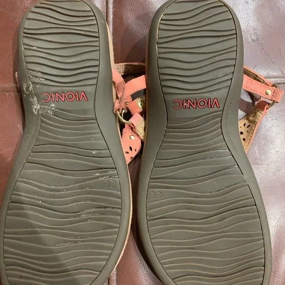 Vionic Tropez Women's Pink/Coral Patent Leather Toe Post Orthotic Sandals - Picture 8 of 9